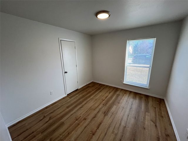 2133 Quail Hollow Drive, Grand Prairie, TX 75051