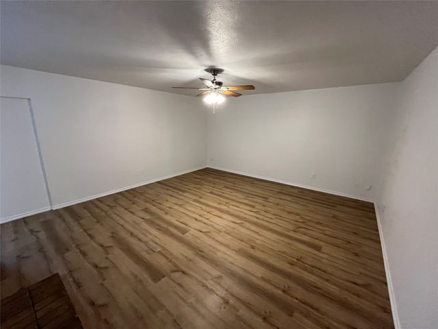 2133 Quail Hollow Drive, Grand Prairie, TX 75051