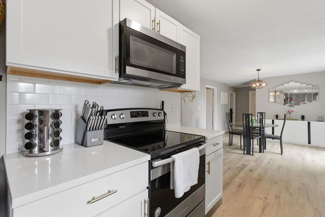 1836 S Bonn, Wichita, KS 67213