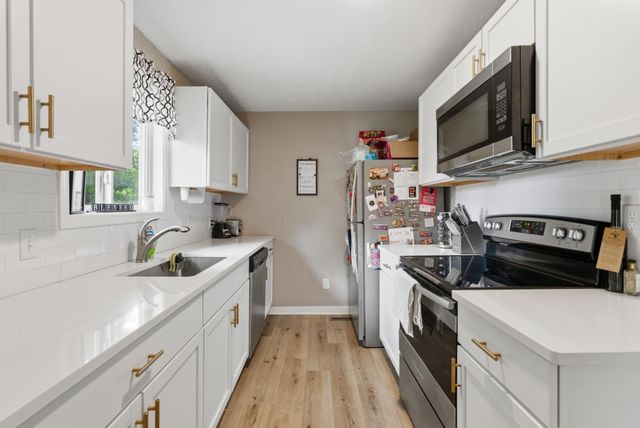 1836 S Bonn, Wichita, KS 67213