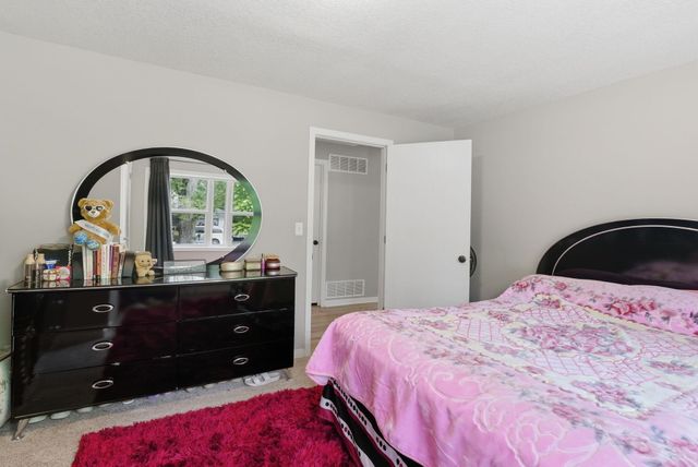 1836 S Bonn, Wichita, KS 67213