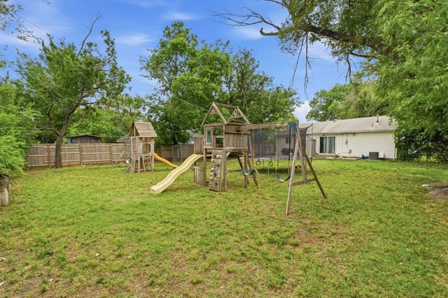1836 S Bonn, Wichita, KS 67213
