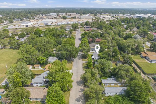 1836 S Bonn, Wichita, KS 67213