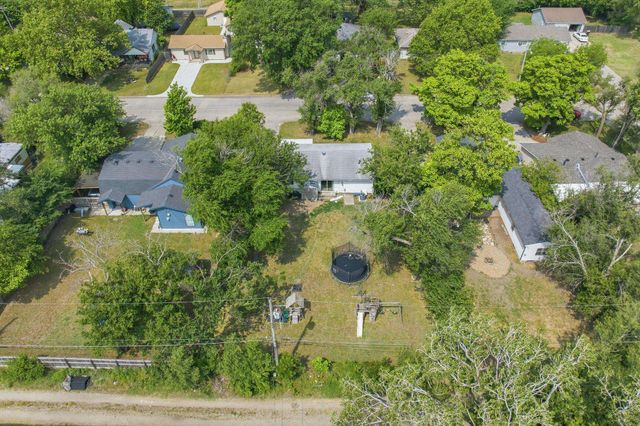 1836 S Bonn, Wichita, KS 67213