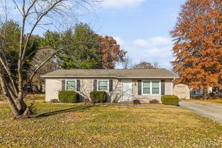 425 Meadow Drive, Troy, IL 62294