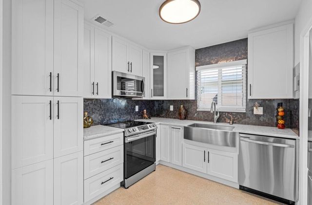 4710 NE 3rd Terrace, Oakland Park, FL 33334