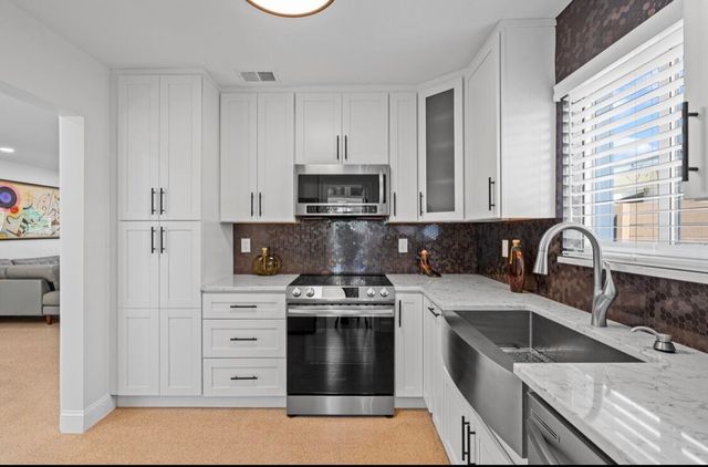 4710 NE 3rd Terrace, Oakland Park, FL 33334