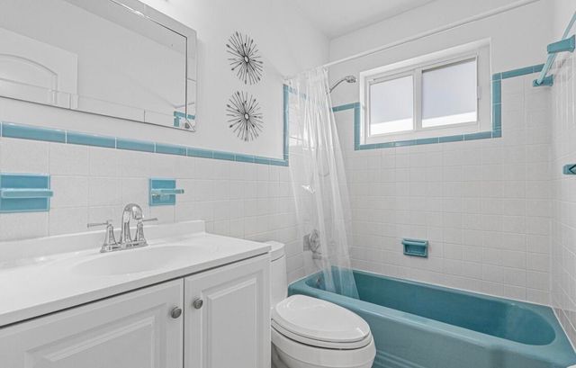 4710 NE 3rd Terrace, Oakland Park, FL 33334