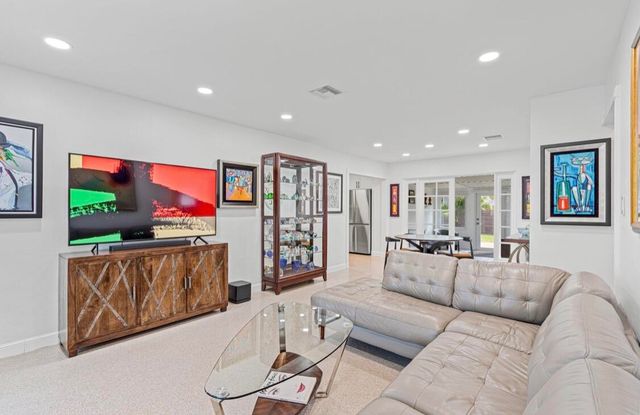 4710 NE 3rd Terrace, Oakland Park, FL 33334