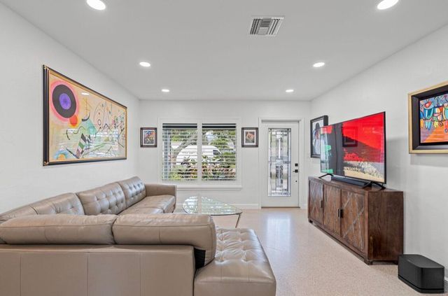 4710 NE 3rd Terrace, Oakland Park, FL 33334