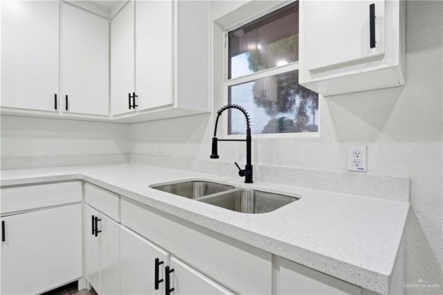 2302 Kirk Avenue, Mission, TX 78574