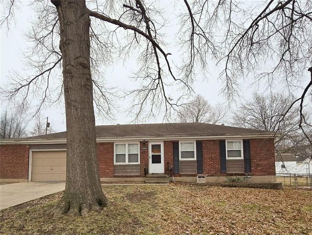 16824 E 31st Street S, Independence, MO 64055