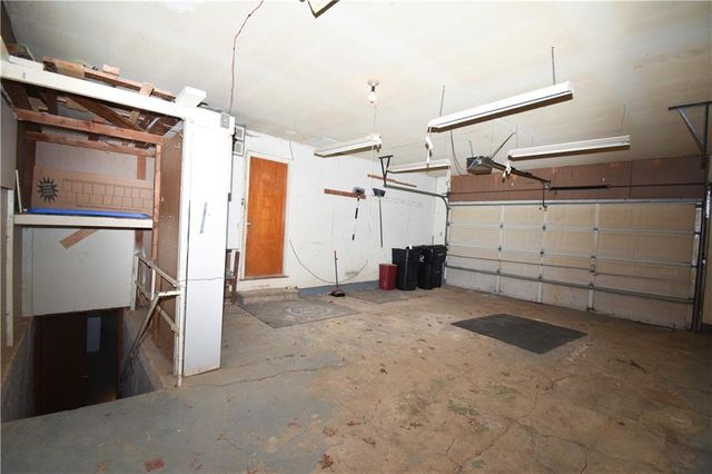 16824 E 31st Street S, Independence, MO 64055