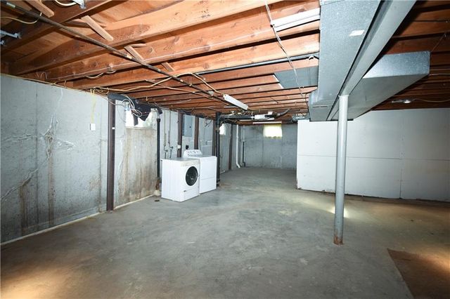 16824 E 31st Street S, Independence, MO 64055