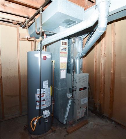 16824 E 31st Street S, Independence, MO 64055