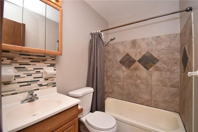 16824 E 31st Street S, Independence, MO 64055