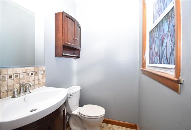 16824 E 31st Street S, Independence, MO 64055