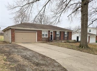 16824 E 31st Street S, Independence, MO 64055