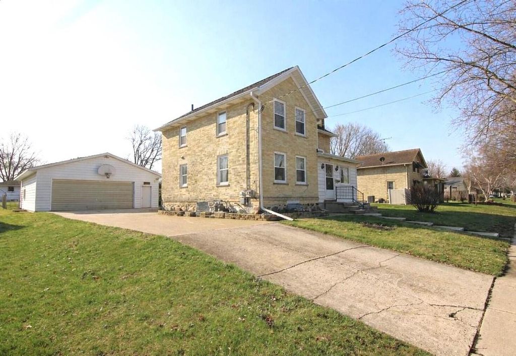 1303 S 9th STREET, Watertown, WI 53094