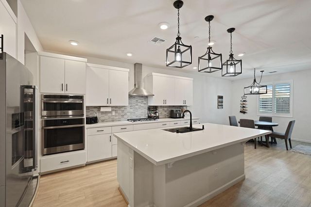 2331 Henri Ln, Lodi, CA 95242