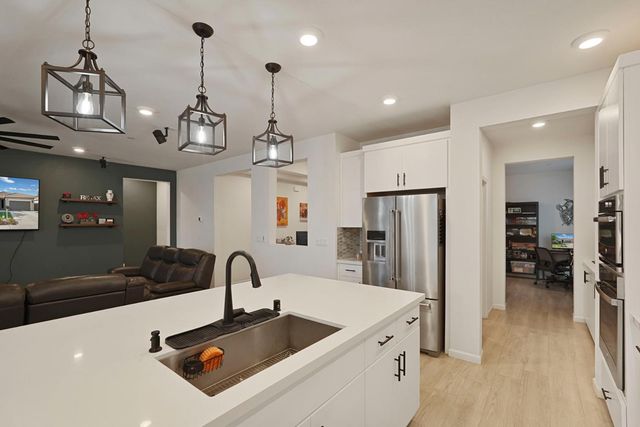 2331 Henri Ln, Lodi, CA 95242
