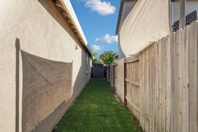 2331 Henri Ln, Lodi, CA 95242