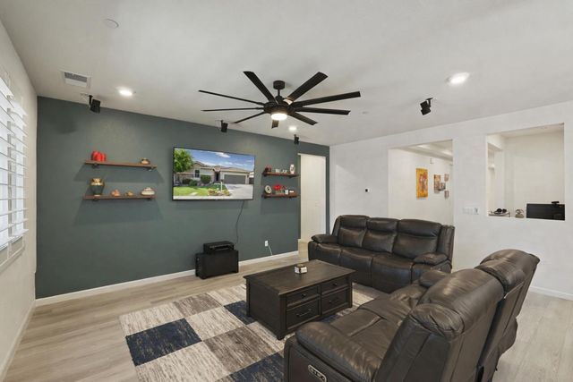 2331 Henri Ln, Lodi, CA 95242