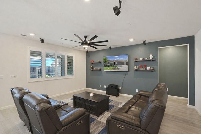 2331 Henri Ln, Lodi, CA 95242