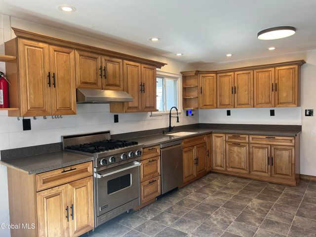 168 County Route 27B, Claverack, NY 12534