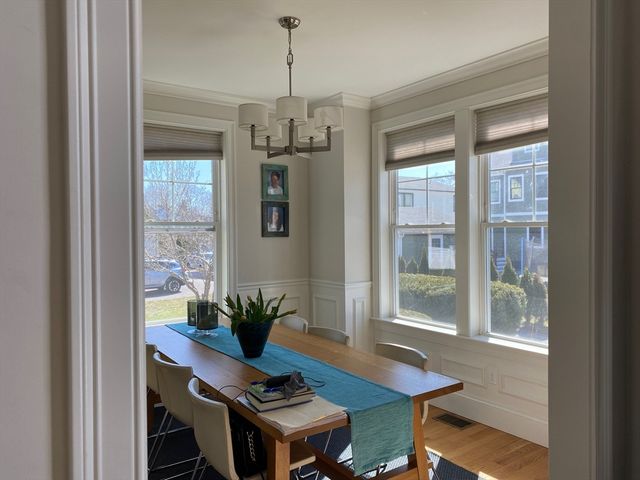896 Chestnut St 896, Newton, MA 02468