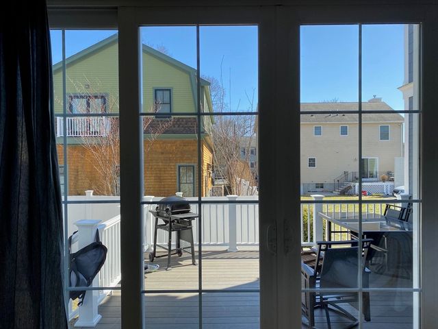 896 Chestnut St 896, Newton, MA 02468