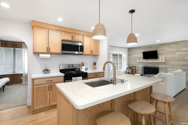 2221 Portage Avenue, South Bend, IN 46616