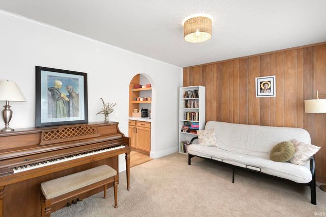 2221 Portage Avenue, South Bend, IN 46616