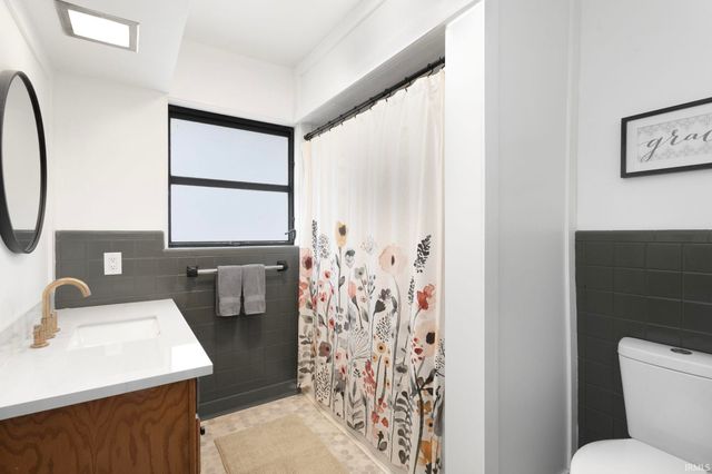 2221 Portage Avenue, South Bend, IN 46616