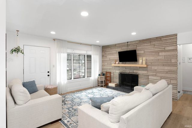 2221 Portage Avenue, South Bend, IN 46616