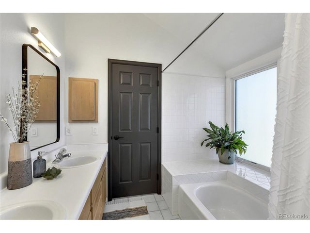 23629 Genesee Village Rd G, Golden, CO 80401