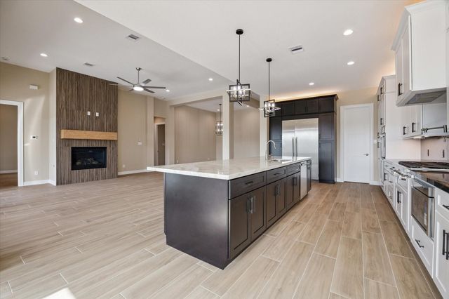 606 Appia Drive, Kemah, TX 77565