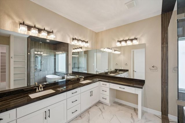 606 Appia Drive, Kemah, TX 77565