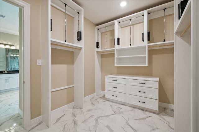 606 Appia Drive, Kemah, TX 77565