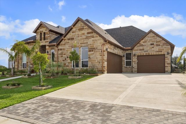 606 Appia Drive, Kemah, TX 77565