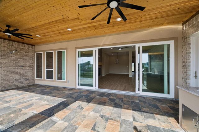 606 Appia Drive, Kemah, TX 77565
