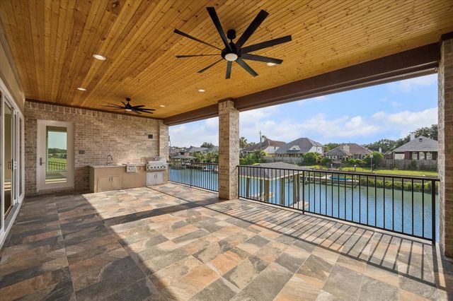 606 Appia Drive, Kemah, TX 77565