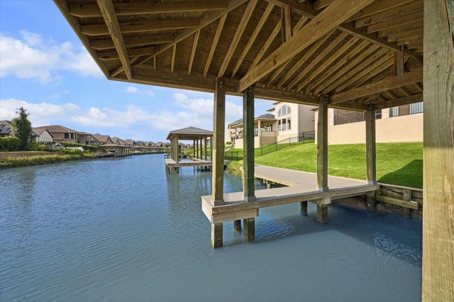 606 Appia Drive, Kemah, TX 77565