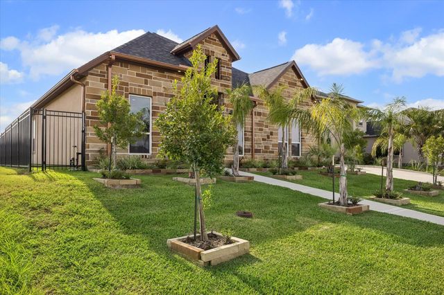 606 Appia Drive, Kemah, TX 77565