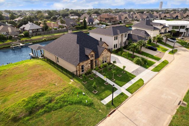 606 Appia Drive, Kemah, TX 77565
