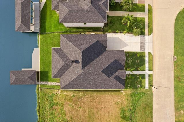 606 Appia Drive, Kemah, TX 77565