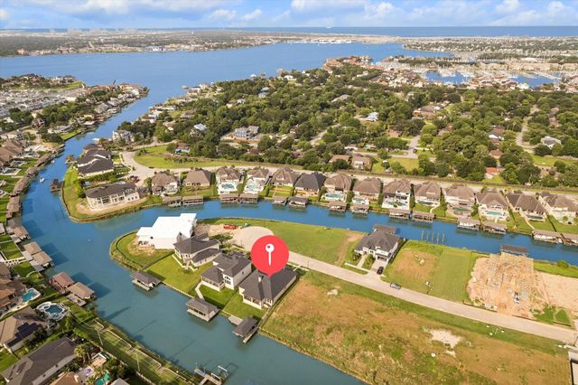 606 Appia Drive, Kemah, TX 77565