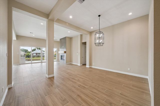 606 Appia Drive, Kemah, TX 77565