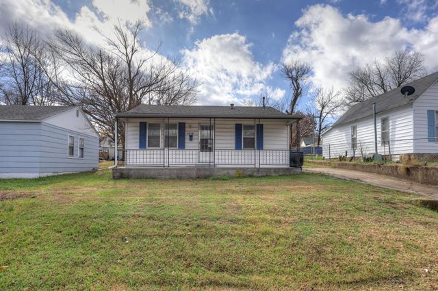 1014 Sycamore, Carthage, MO 64836