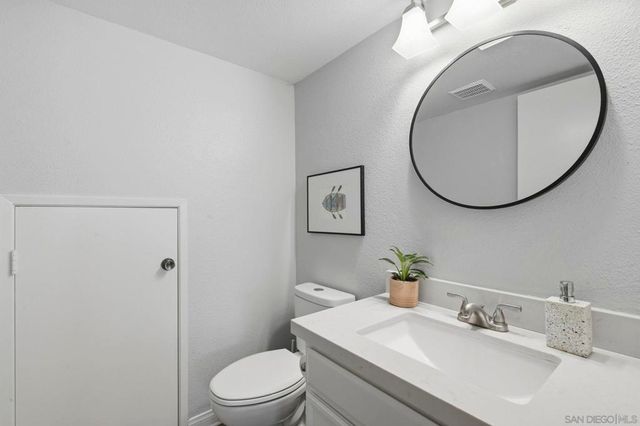 7421 Mission Trails Dr 132, Santee, CA 92071